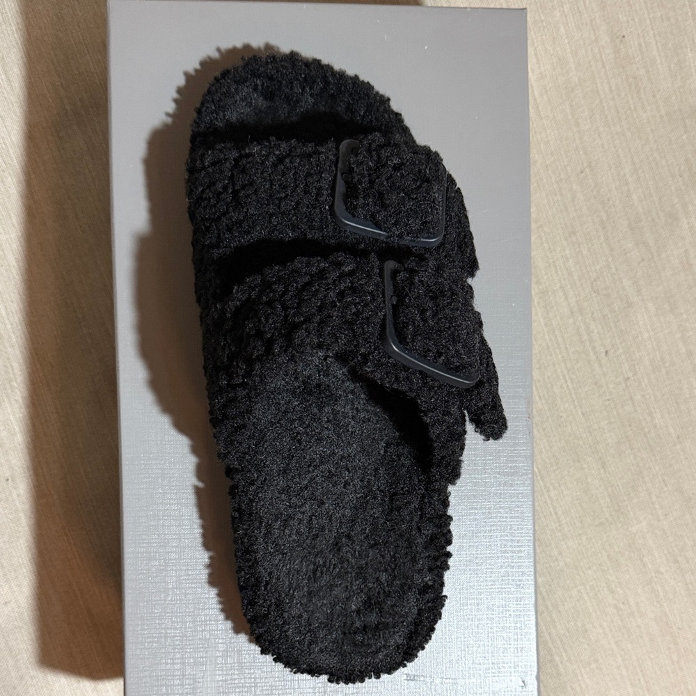 Balenciaga Black Furry Sandals - Picture 5 of 9